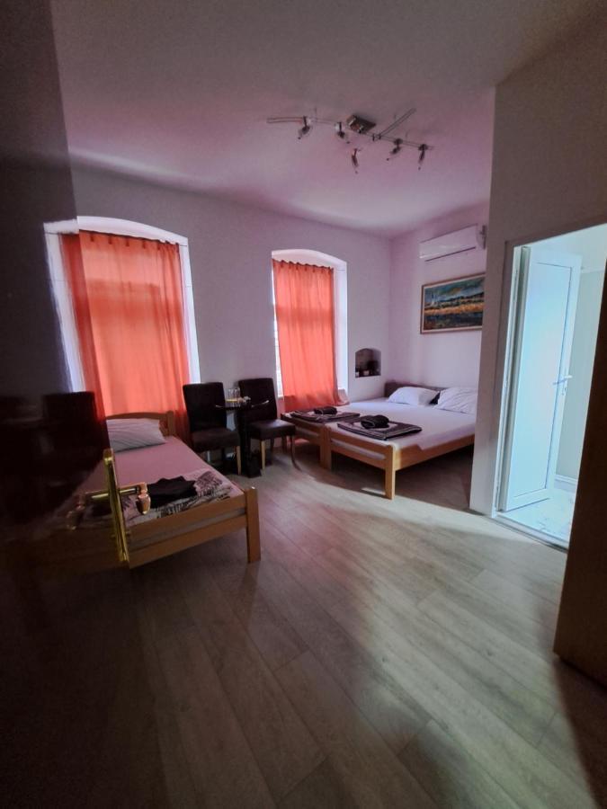 Tabacco Rooms Obrenovac  Екстер'єр фото