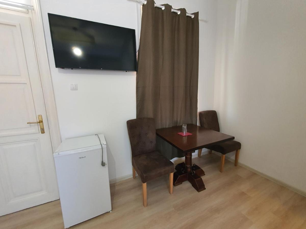 Tabacco Rooms Obrenovac  Екстер'єр фото